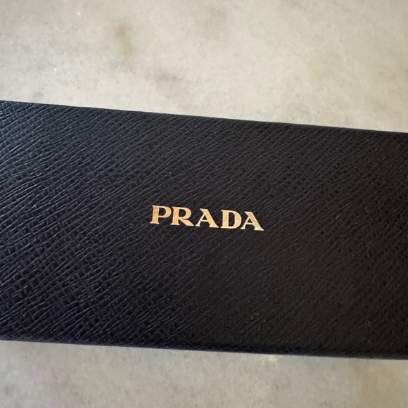 Small Prada Box - Picture 2 of 4